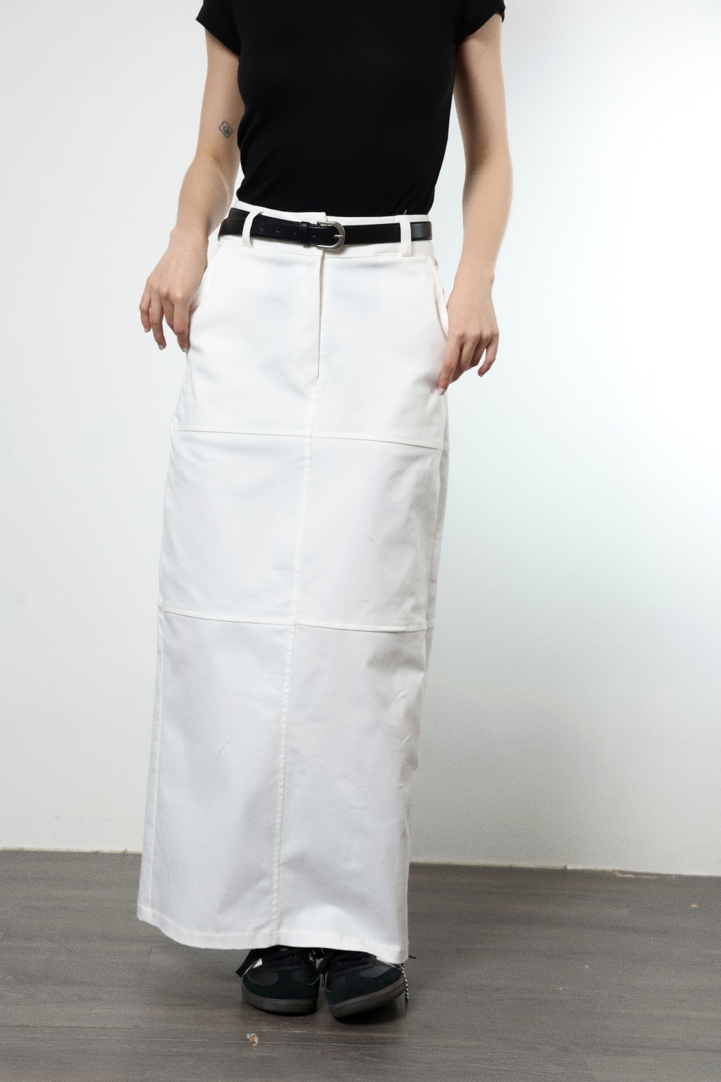 穿上秒瘦高腰直筒裙-白