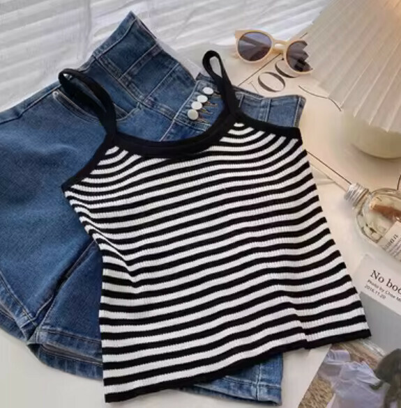 Summer Color-Blocked Striped Knit Vest (Black) [One Size]