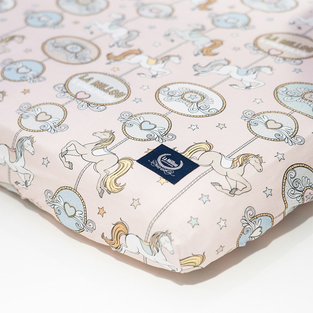 La Millou波蘭 拉米洛北歐風嬰兒床單(70x140cm)｜旋轉小木馬(粉底)