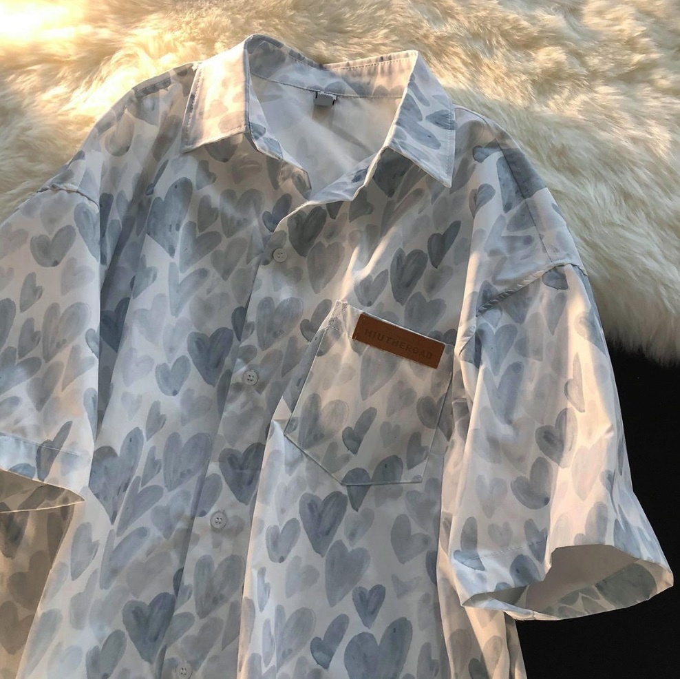 熱賣滿身愛心印花襯衫(淺灰色）（尺碼M-XL）(下單後聯絡客服確認發貨尺碼）