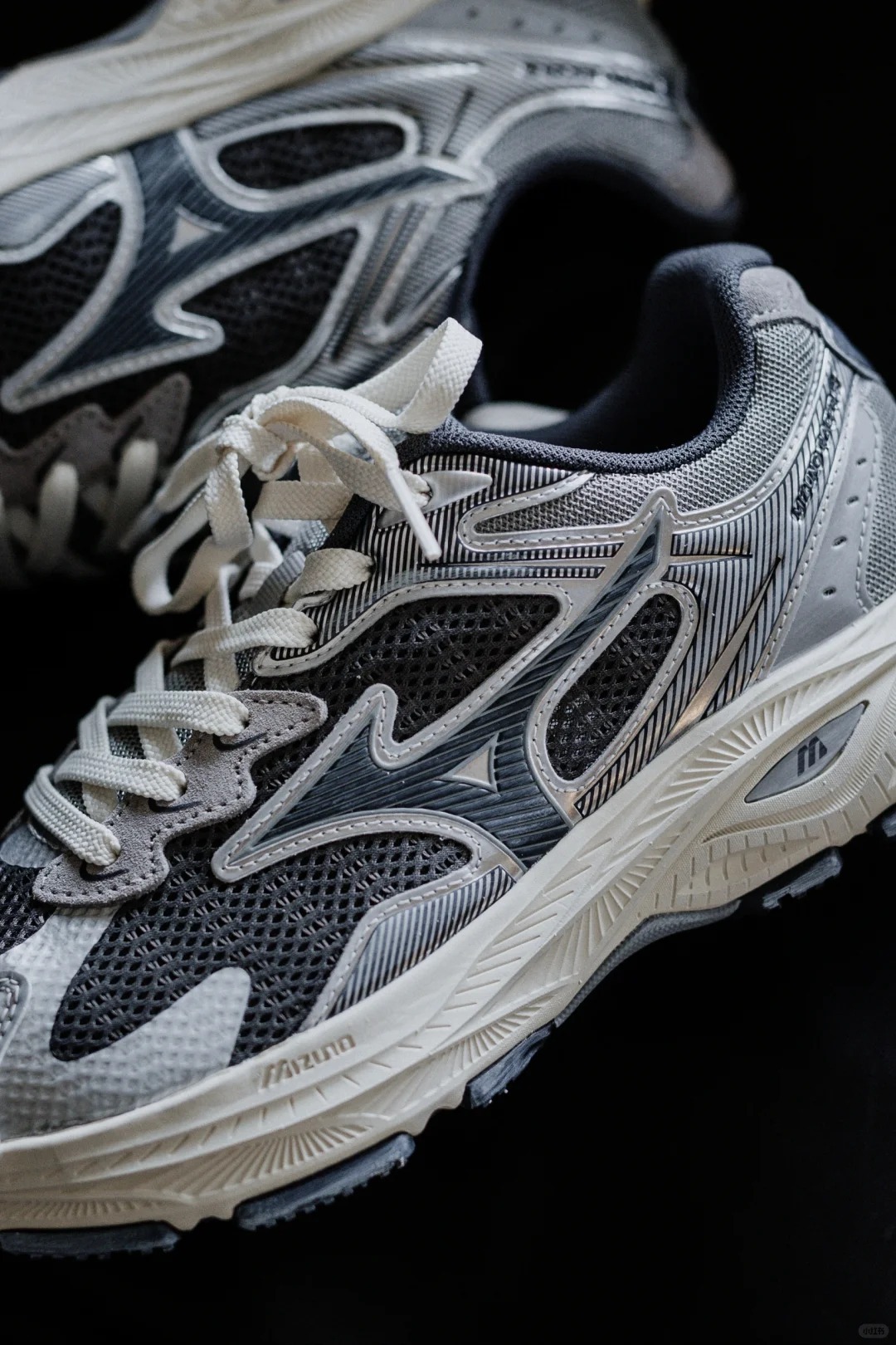 【代購】MIZUNO Racer S 復古做舊跑鞋 銀灰藍 D1GH223519