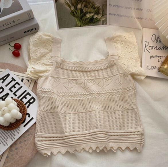 Small flying sleeve square neck short knitted vest (apricot) [one size]
