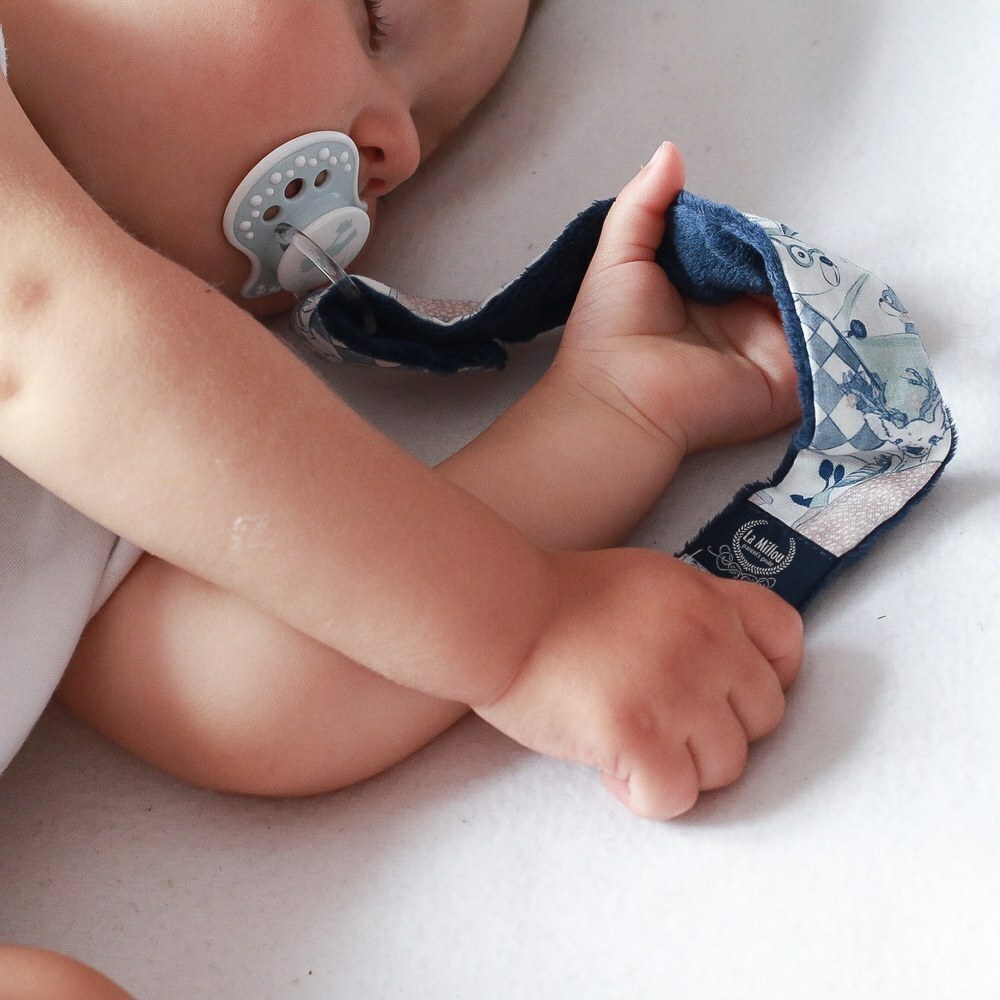 La Millou波蘭 豆豆奶嘴帶｜樹屋貓頭鷹｜粉紅棉花糖