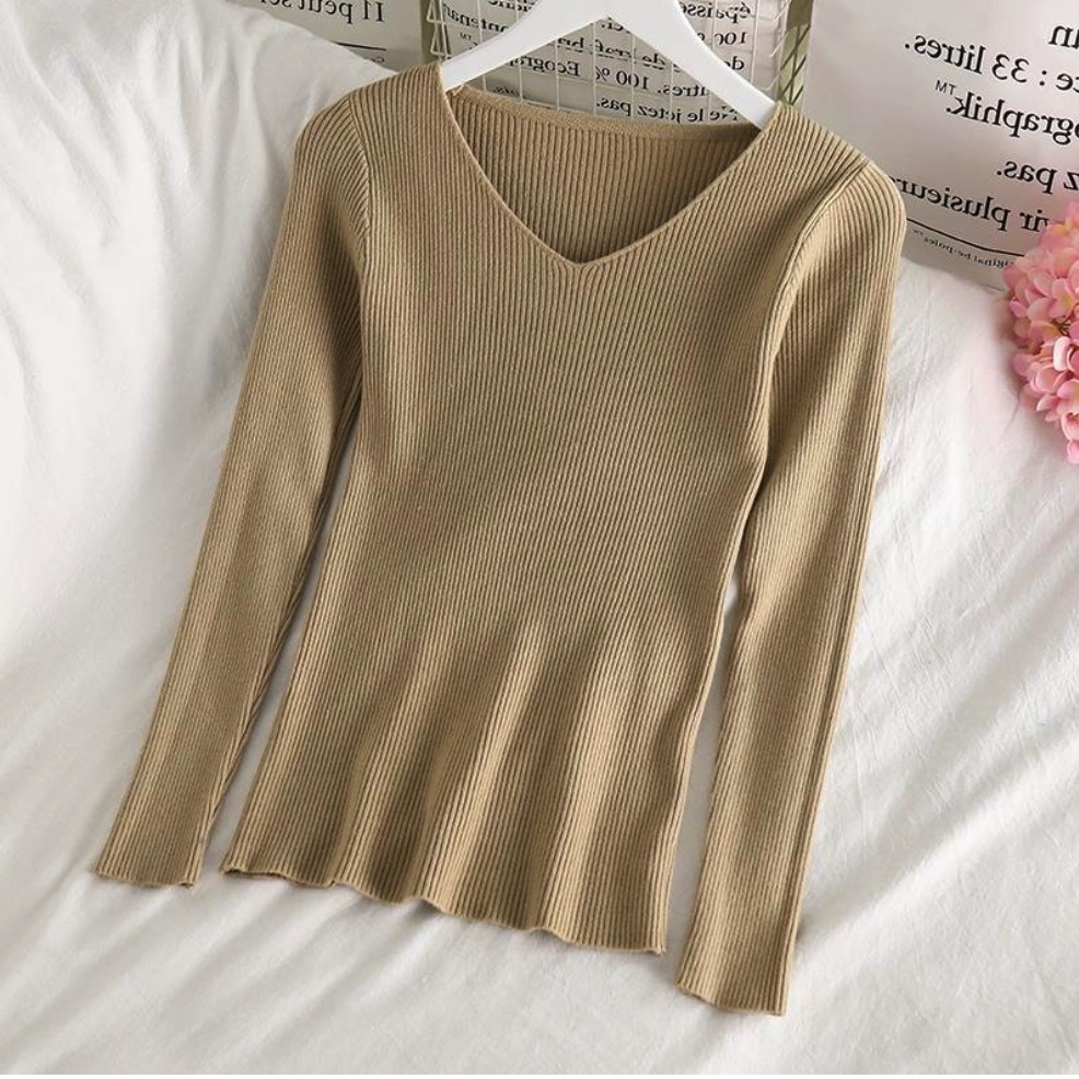 Hot selling temperament v-neck bottoming shirt niche long-sleeved sweater (Hua Xing) (size: one size fits all)