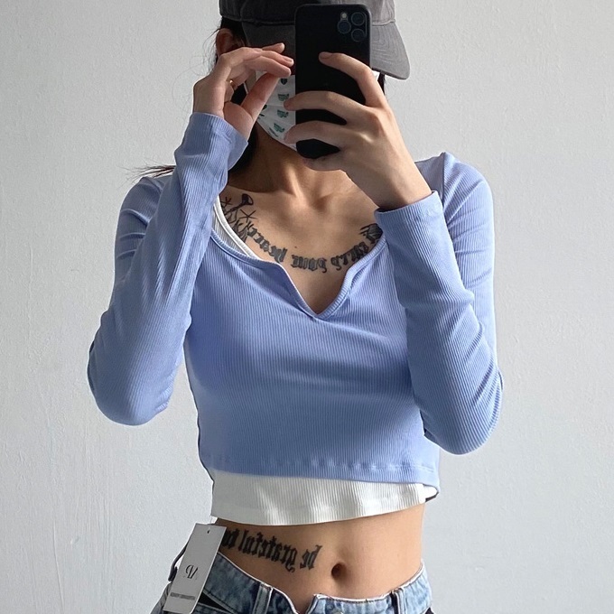 Hot selling contrasting fake two-piece long-sleeved T-shirt (light blue) (S/M size) (contact customer service after placing the order to confirm the delivery size)