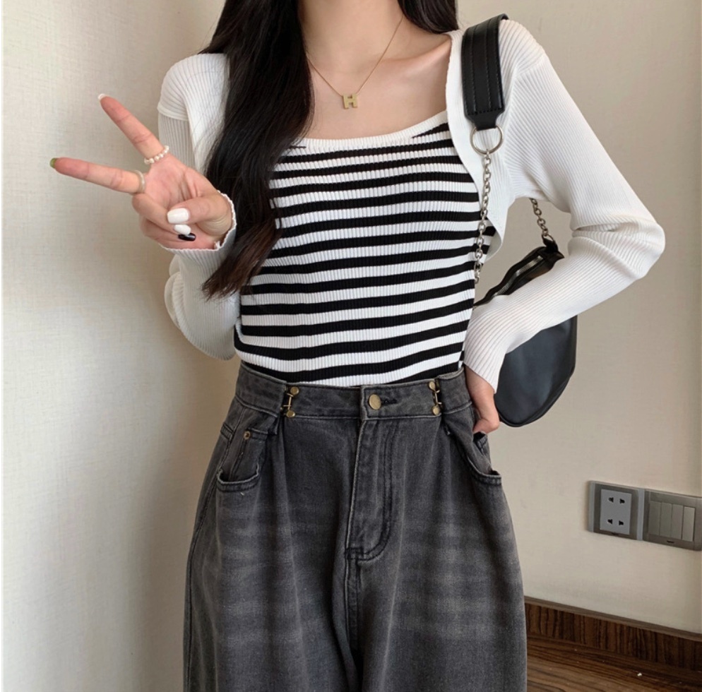熱賣條紋針織上衣女長袖假兩件短款毛衣(白色）（尺碼：均碼）