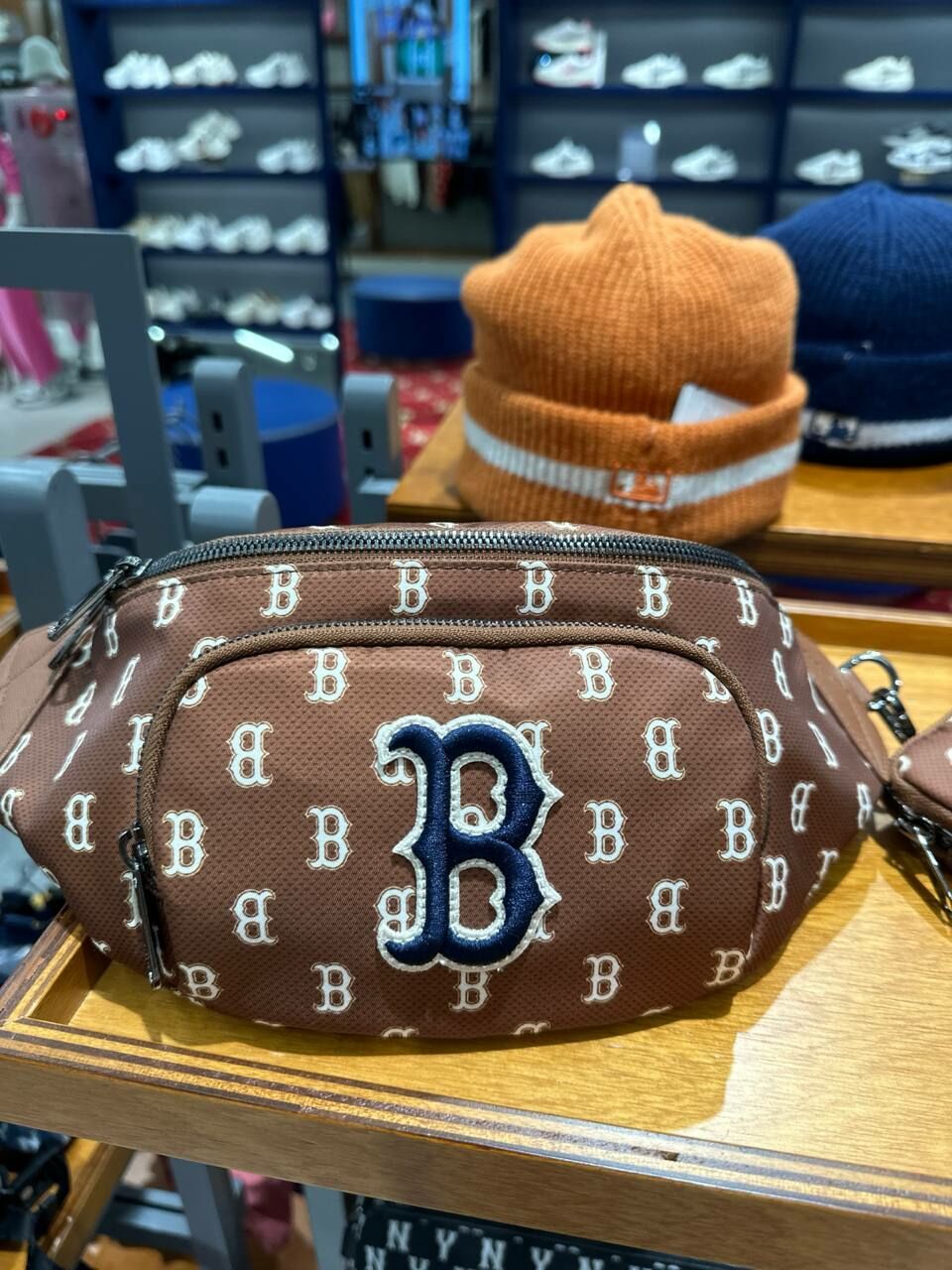 [S] MLB BOSTON MONOGRAM HIP SACK,BROWN, 3AHSM012NK0006-43BRD (SMLB341)