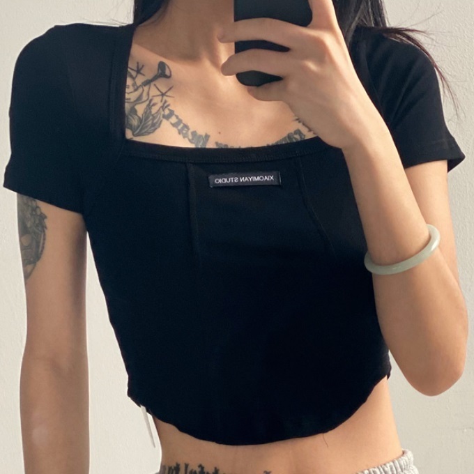 Hot selling short square neck high waist T-shirt (black) (S/M size) (contact customer service after placing the order to confirm the delivery size)