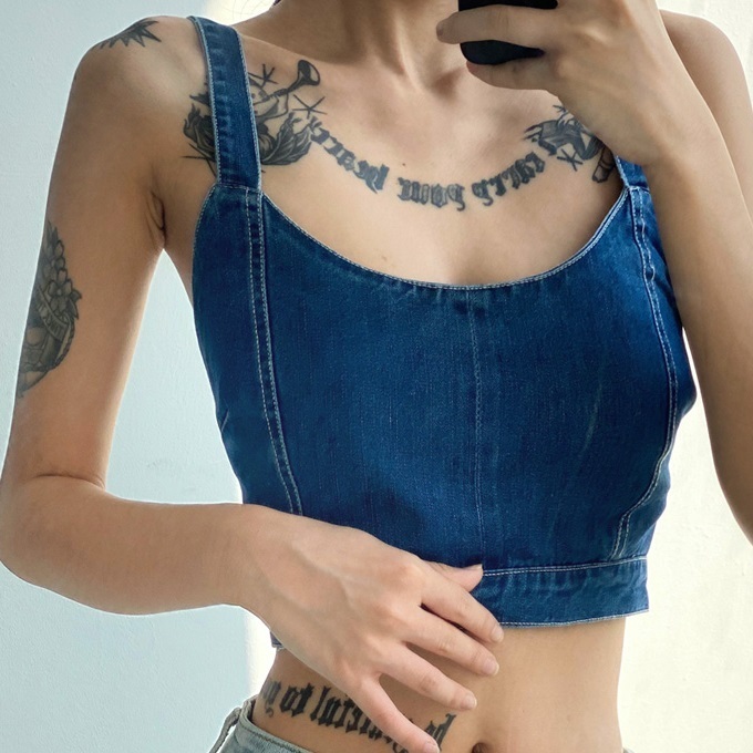 Hot selling short midriff-baring denim camisole (denim blue) (S/M size) (contact customer service after placing the order to confirm the delivery size)