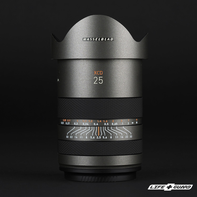 Hasselblad XCD 25mm F2.5 V 貼膜質感特寫，LIFE+GUARD 設計風格