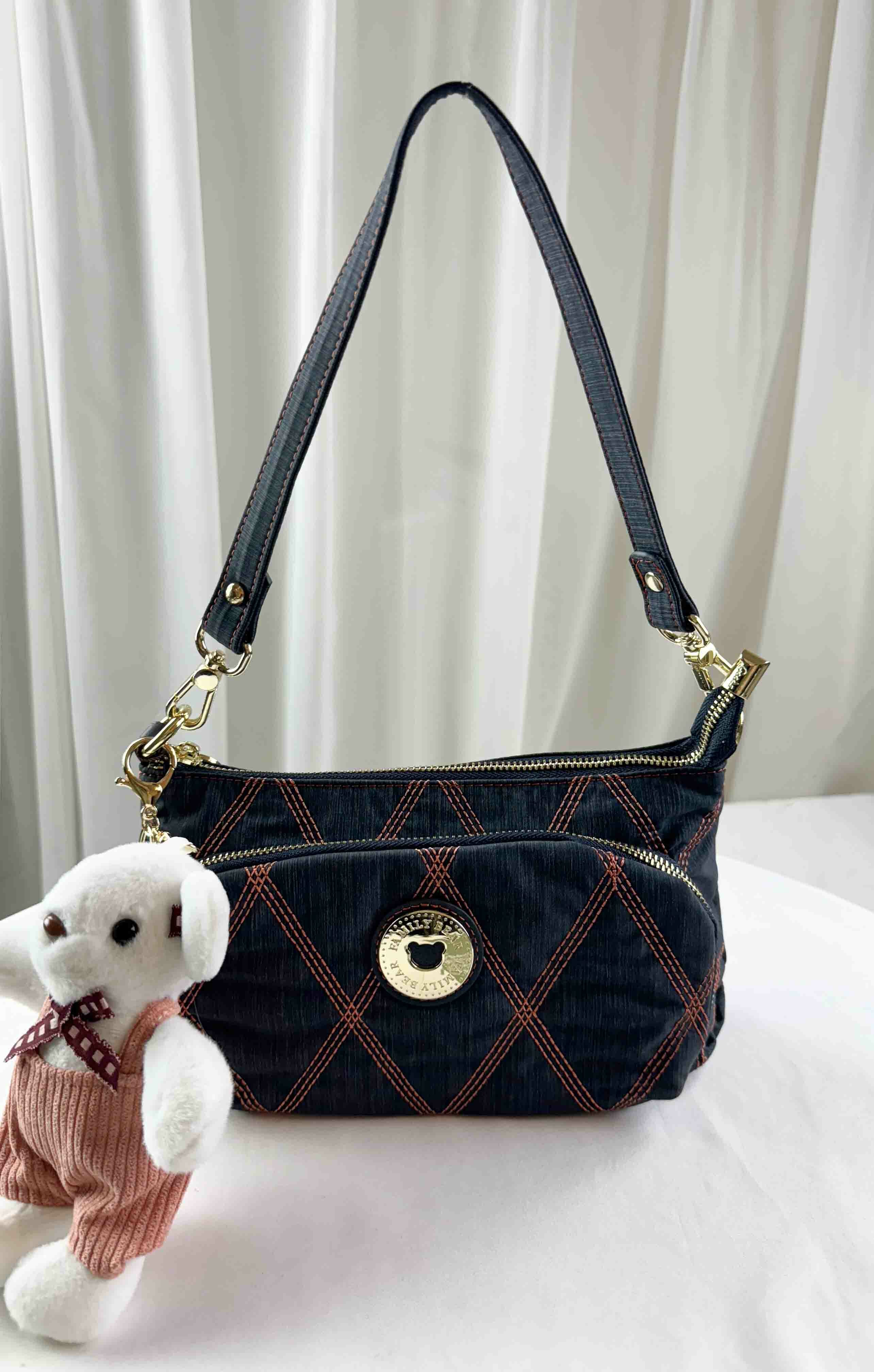 GOODS 藍橙菱格線尼龍潑水肩背包 / 側背包 附兔兔吊飾 #2813