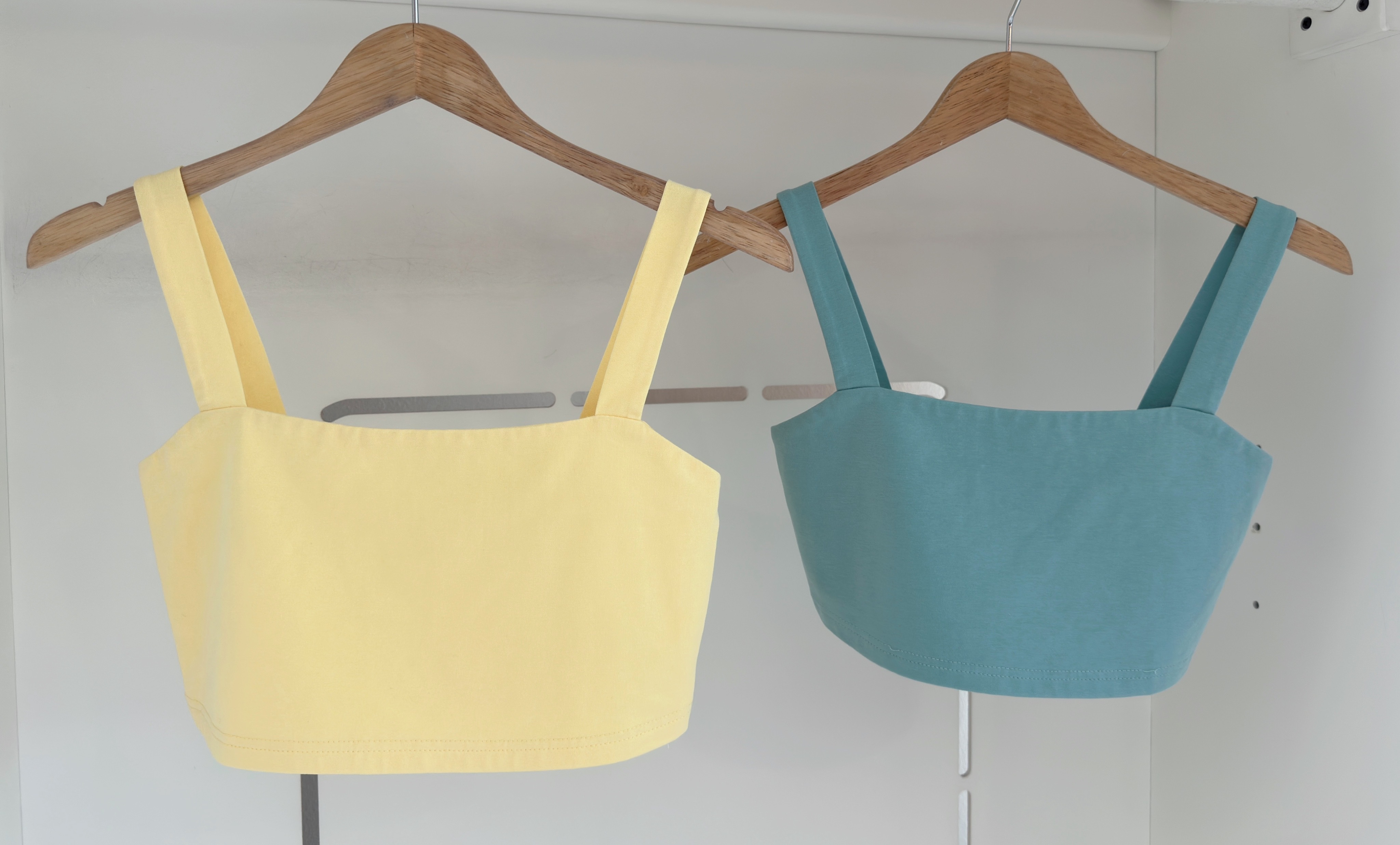 STRAP INNER CROP TOP