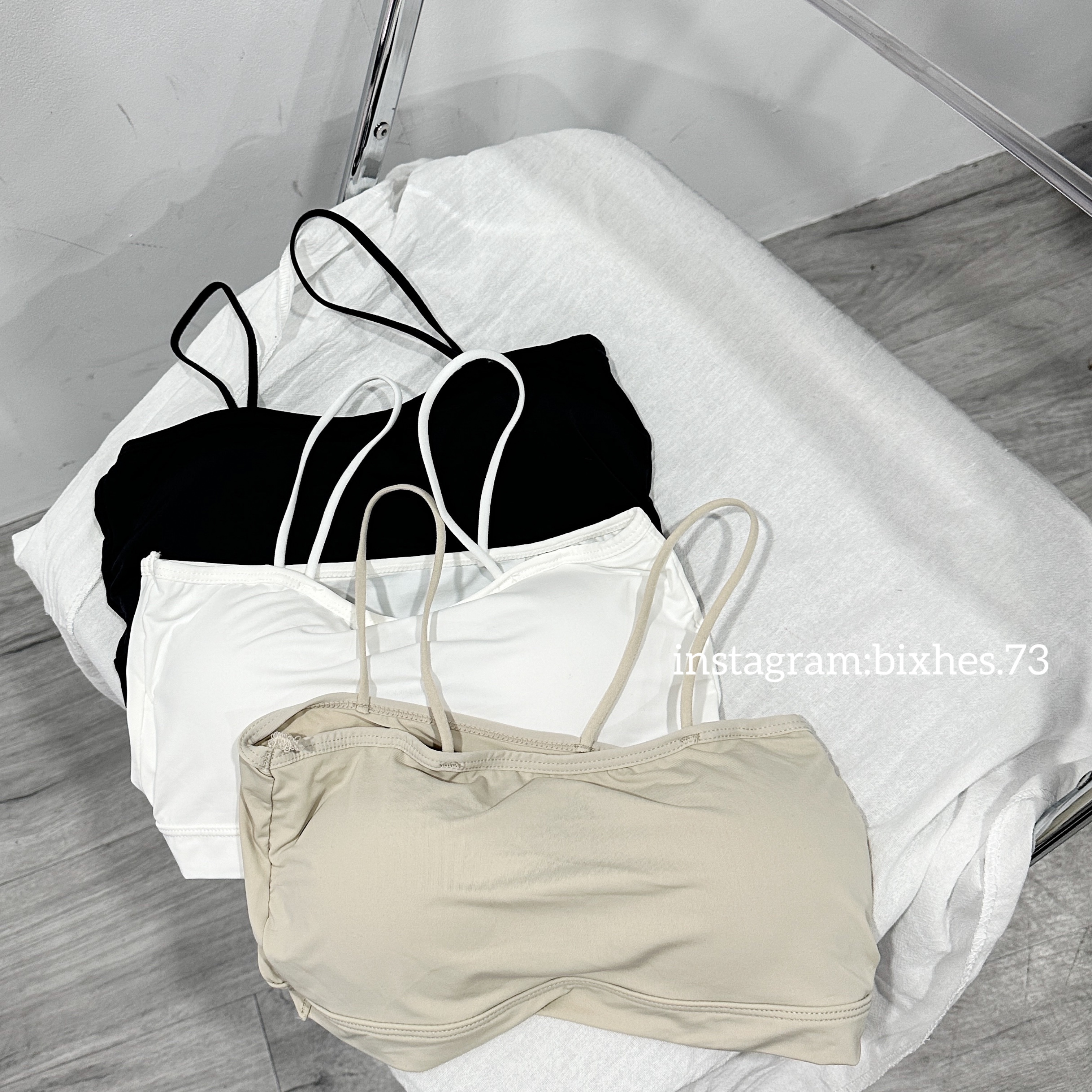 細肩平口帶墊冰絲背心(C00062)