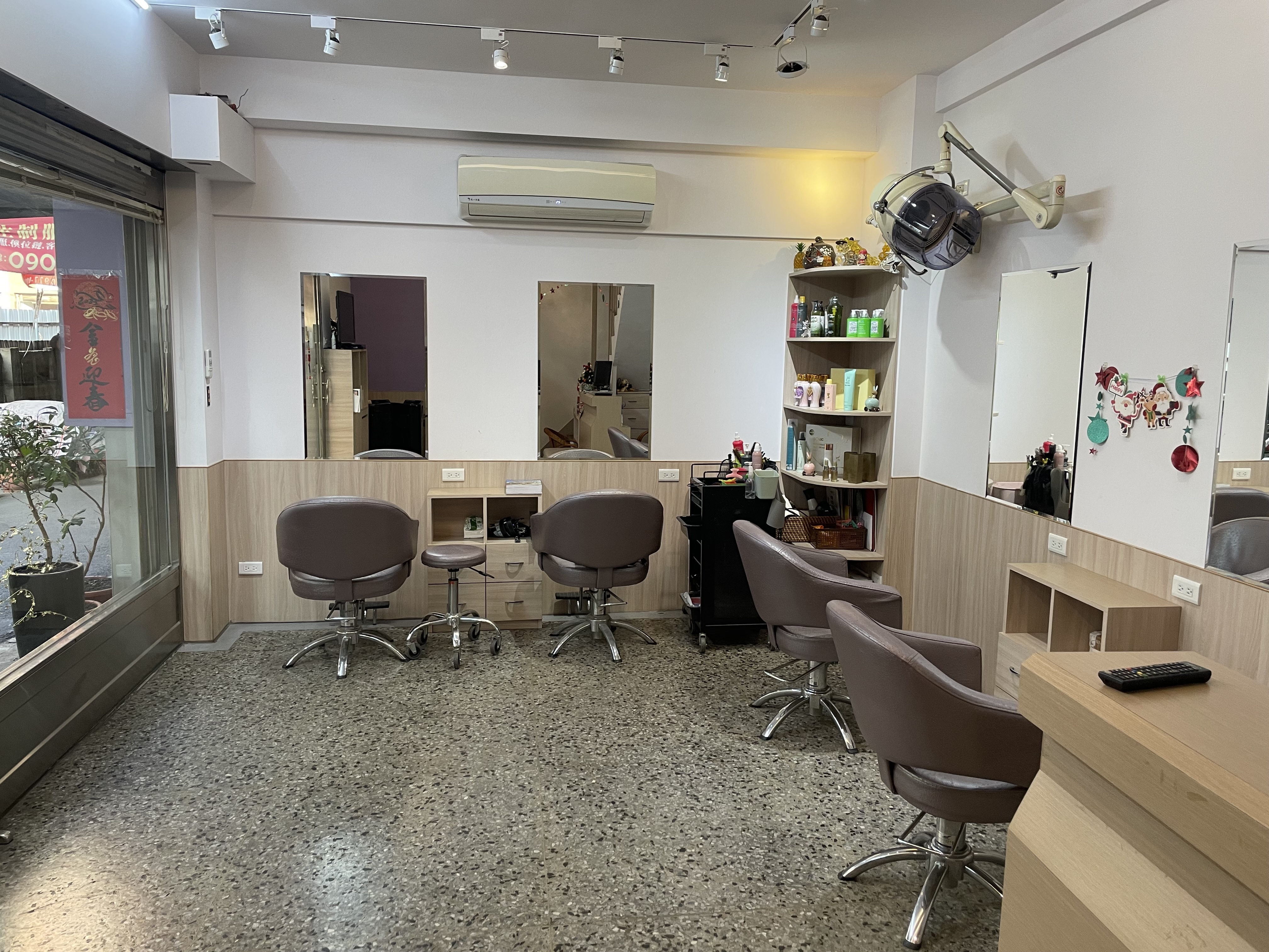 雞窩髮型工作室環境照