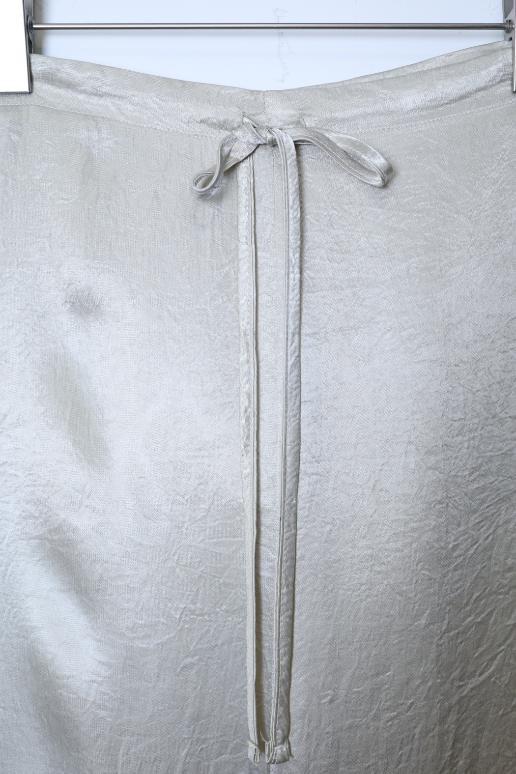 高級感絲光抽繩半裙-杏