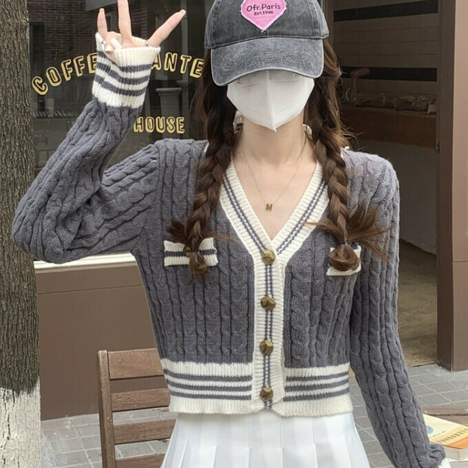 Hot selling contrasting color V-neck knitted cardigan (one size fits all) (grey)