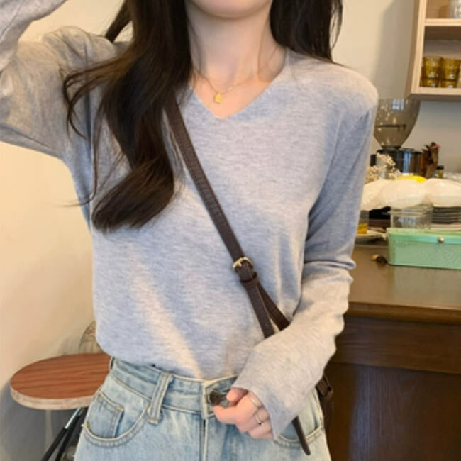 Hot selling V-neck long-sleeved bottoming shirt (one size fits all) (silver gray)