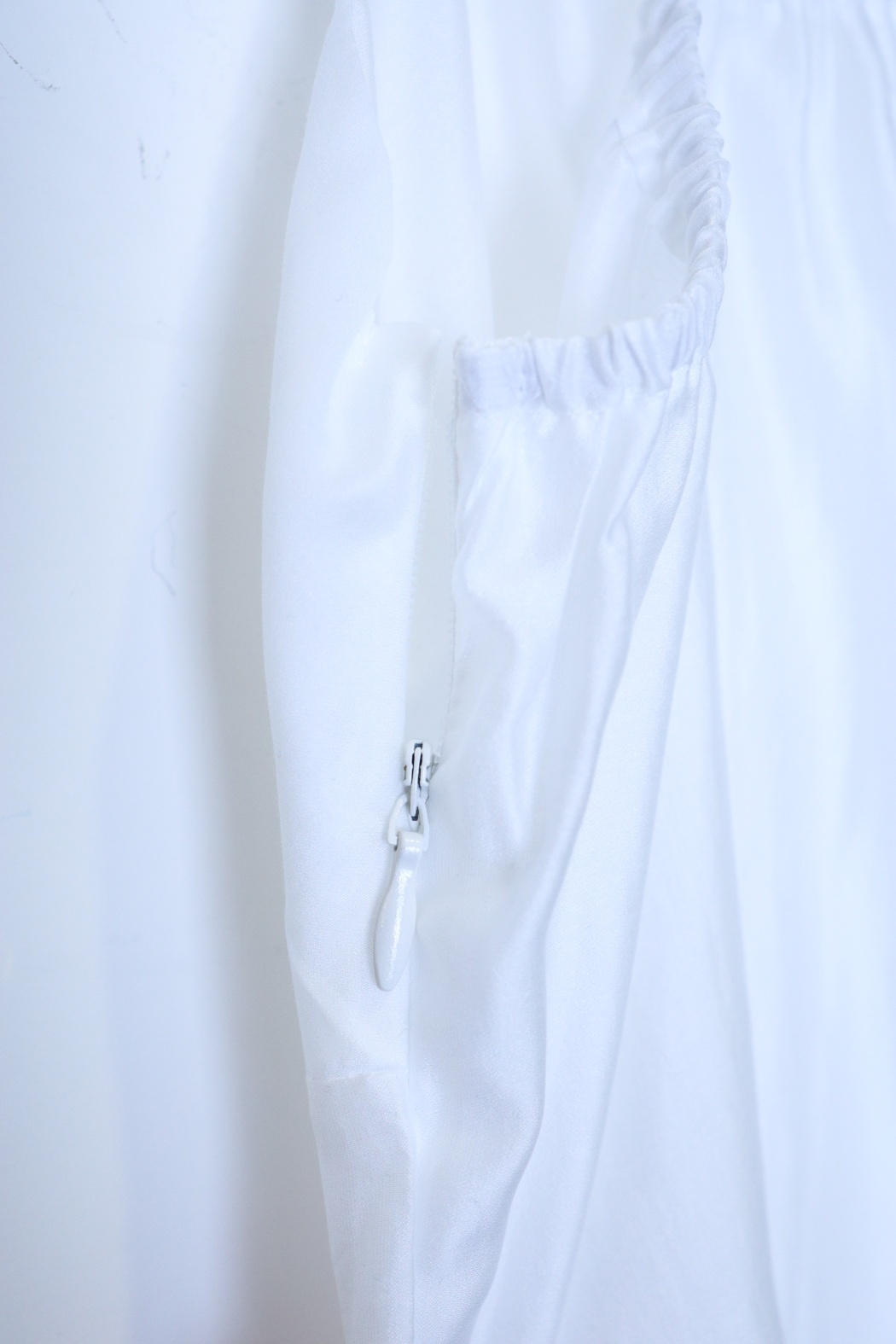 韓妞透紗外搭細肩洋裝-白