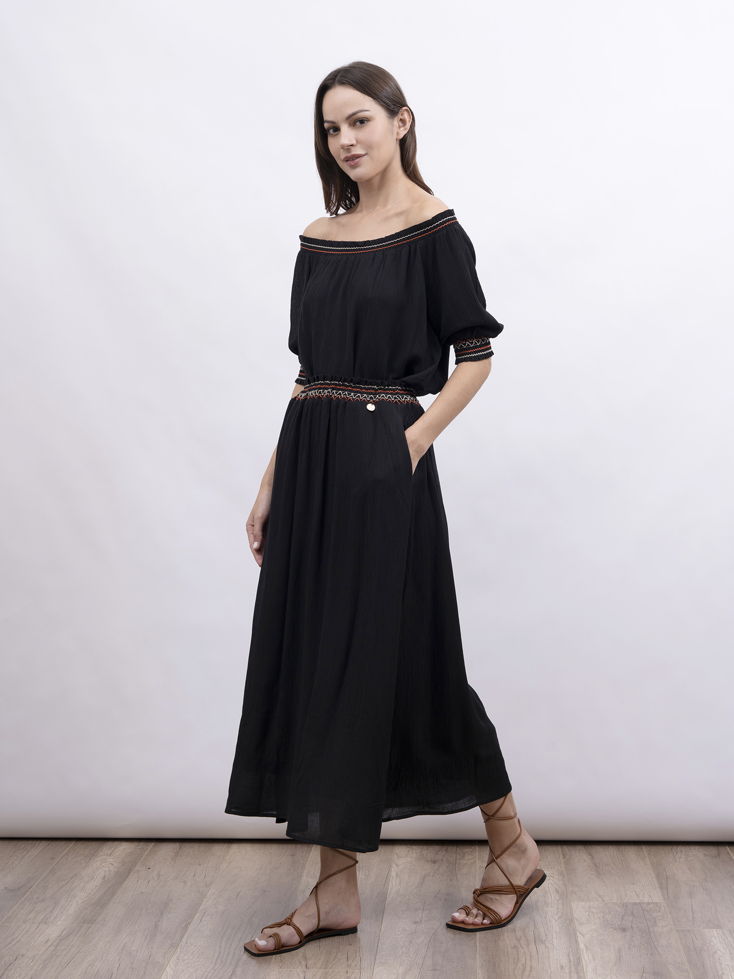 mi-tu 一字肩短袖上衣