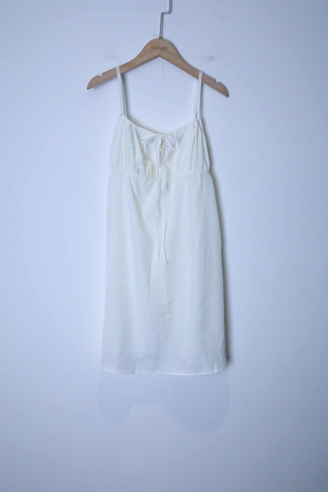 胸抓皺花紋細肩短洋-白