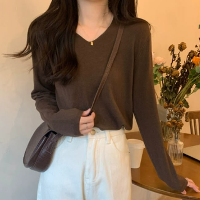 Hot selling V-neck long-sleeved bottoming shirt (one size fits all) (brown)