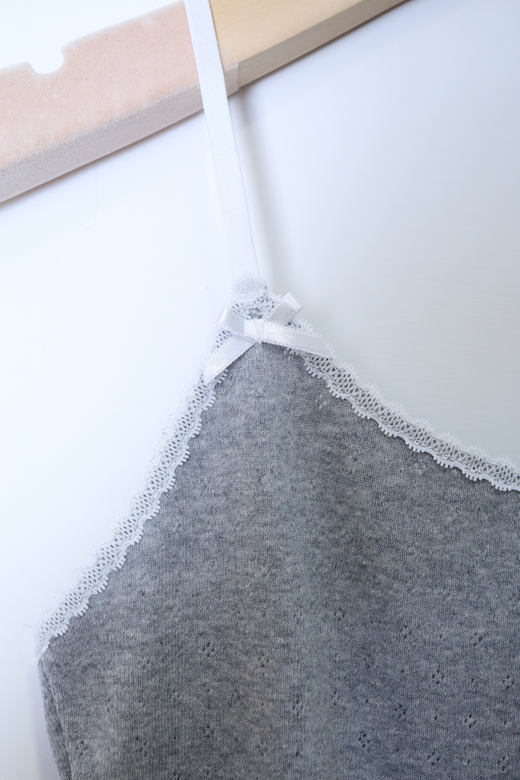 蕾絲鑲邊背心-灰