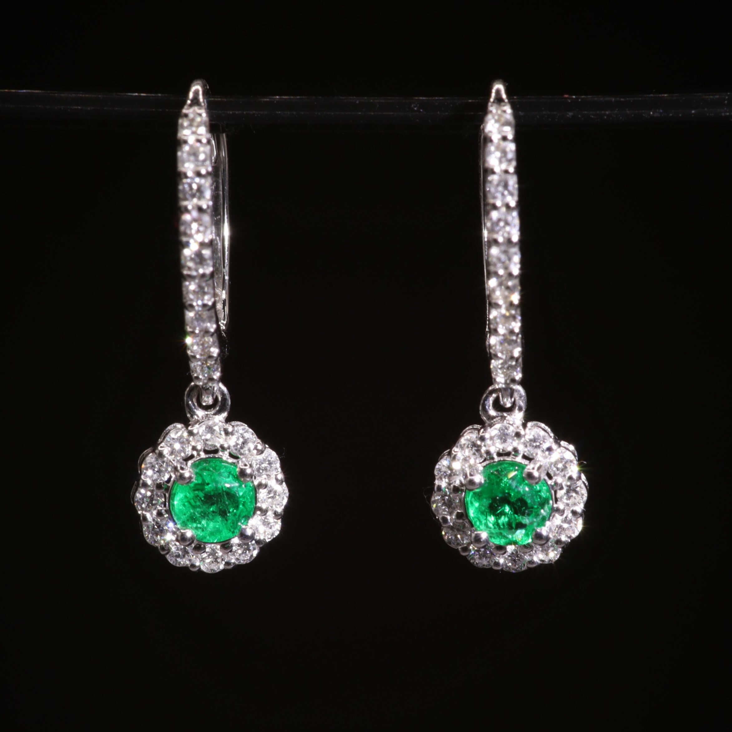 全新18K白金【主石27份綠寶石】配29份小鑽吊耳環