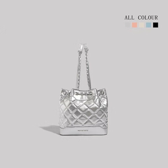 Hot Selling Chain Backpack Diamond Bucket Bag Versatile Backpack Travel Bag [Silver] [Size: 25cm*10cm*22cm]