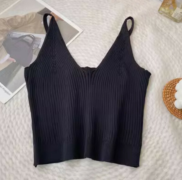 Slim Cropped Bottom Knit Vest (Black) [One Size]