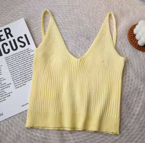 Slim Cropped Bottom Knit Vest (Yellow) [One Size]