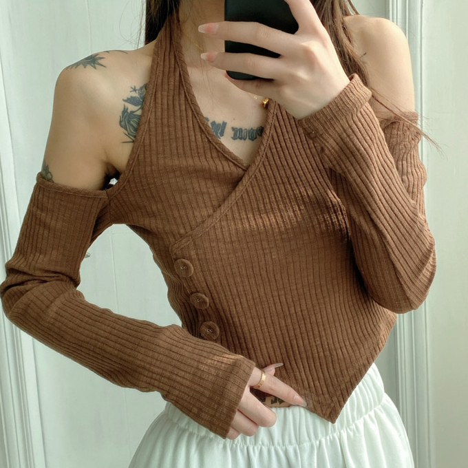 Hot selling diagonal buttoned halterneck long-sleeved off-shoulder T-shirt (brown) (size S-L) (contact customer service after placing the order to confirm the delivery size)