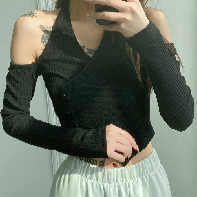 Hot selling diagonal button halter neck long sleeve off-shoulder T-shirt (black) (S-L size) (contact customer service after placing the order to confirm the delivery size)