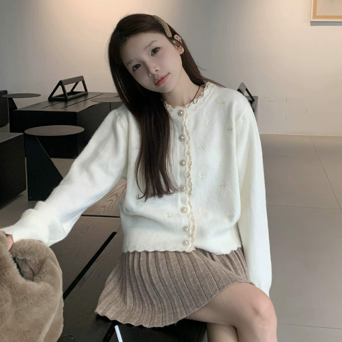 Hot Selling Embroidered Lace Knitted Cardigan (One Size) (Apricot)
