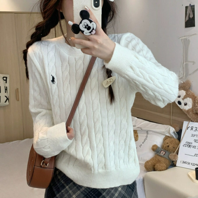 Hot selling round neck pullover sweater (one size fits all) (round neck off-white)