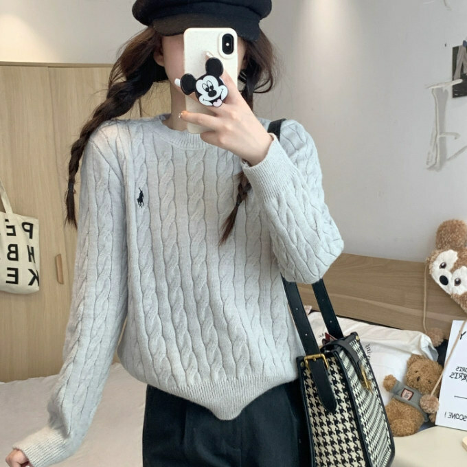 Hot selling round neck pullover sweater (one size fits all) (round neck light gray)