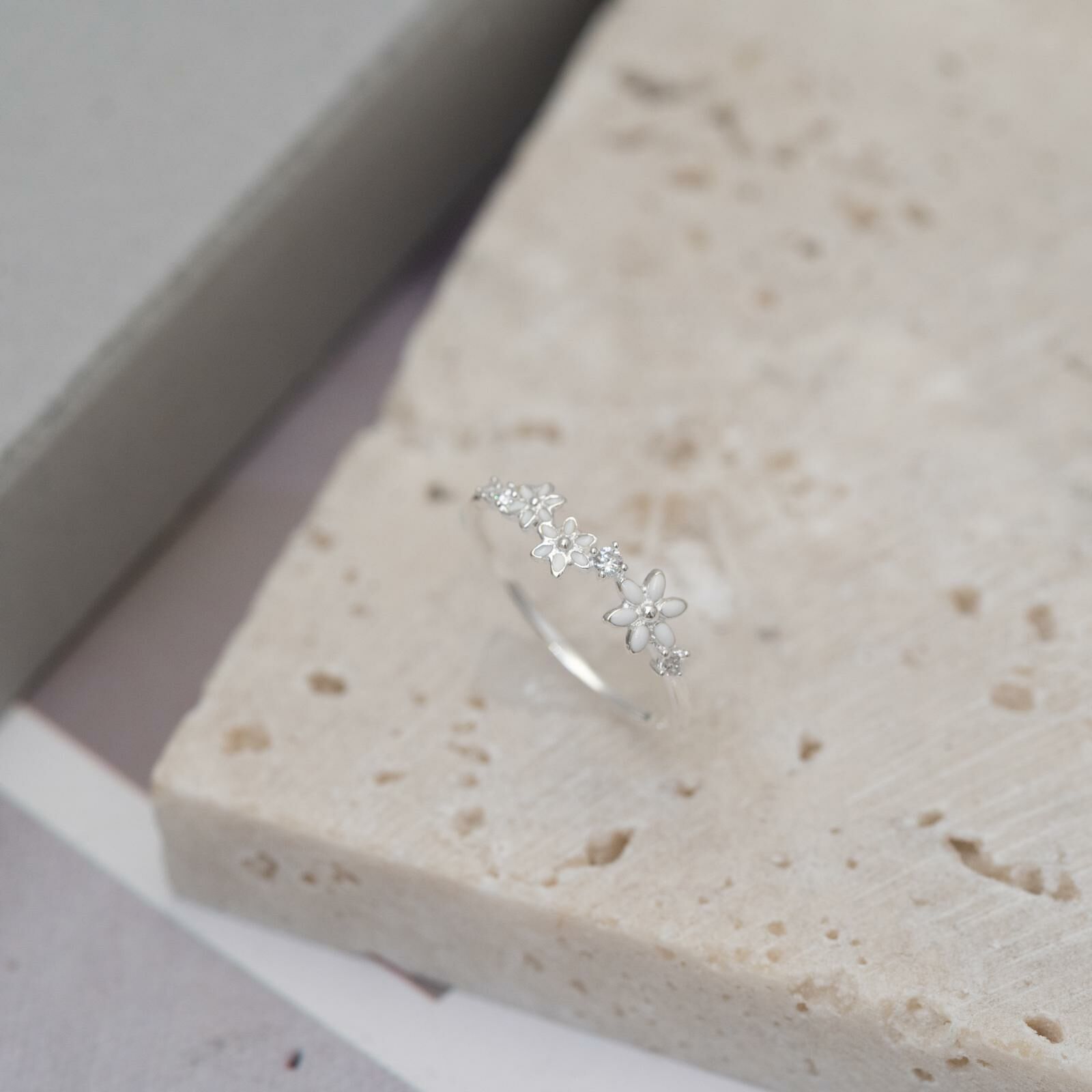 小白花尾戒 svr12