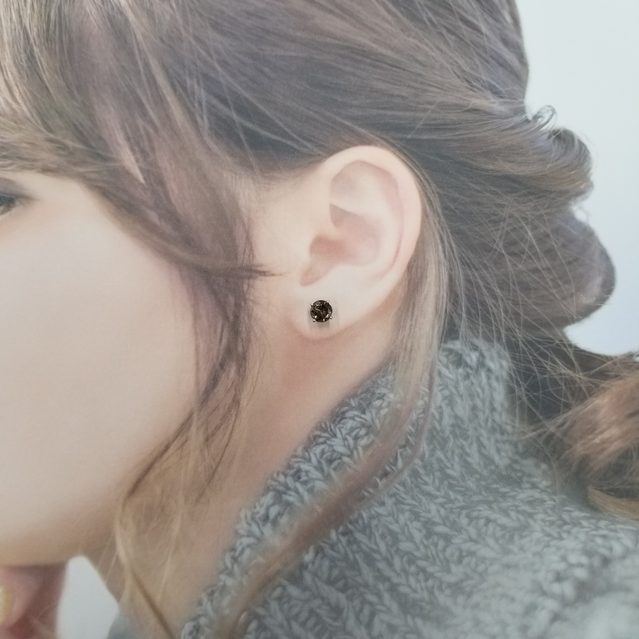 全新18K白金【主石2卡11份咖啡鑽石】4爪耳環