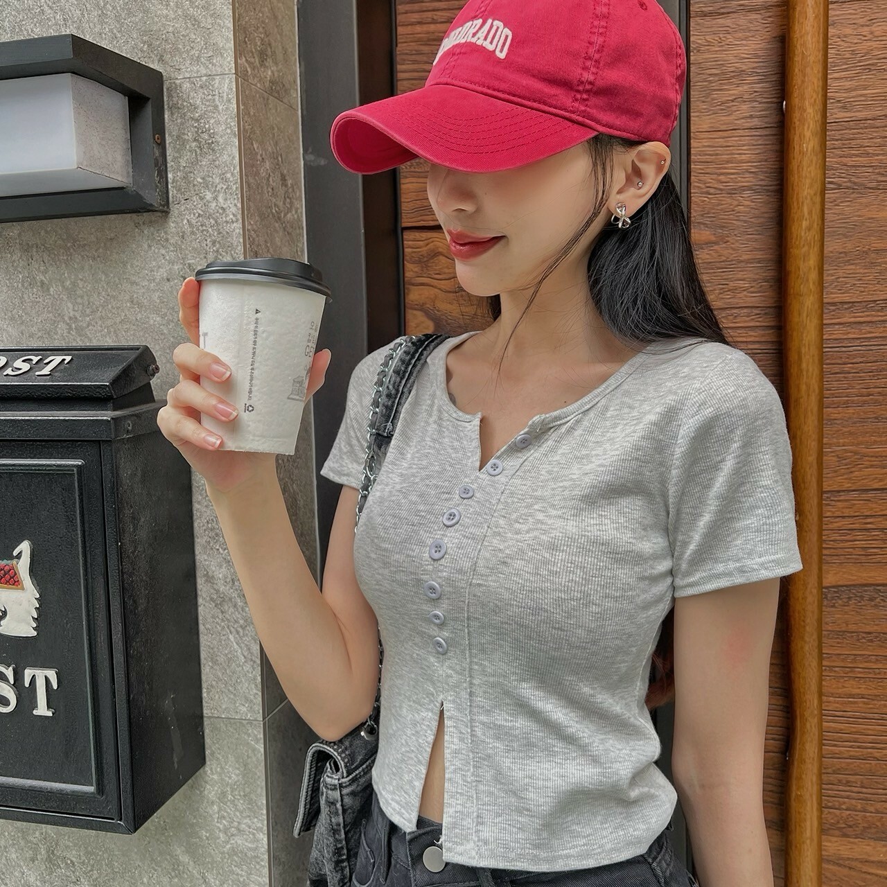 排釦小開衩彈棉TEE/三色