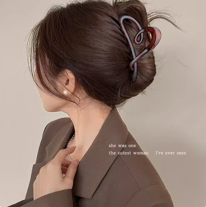 [2 FOR RM10] Elegant Simple Large Heart Hair Claw