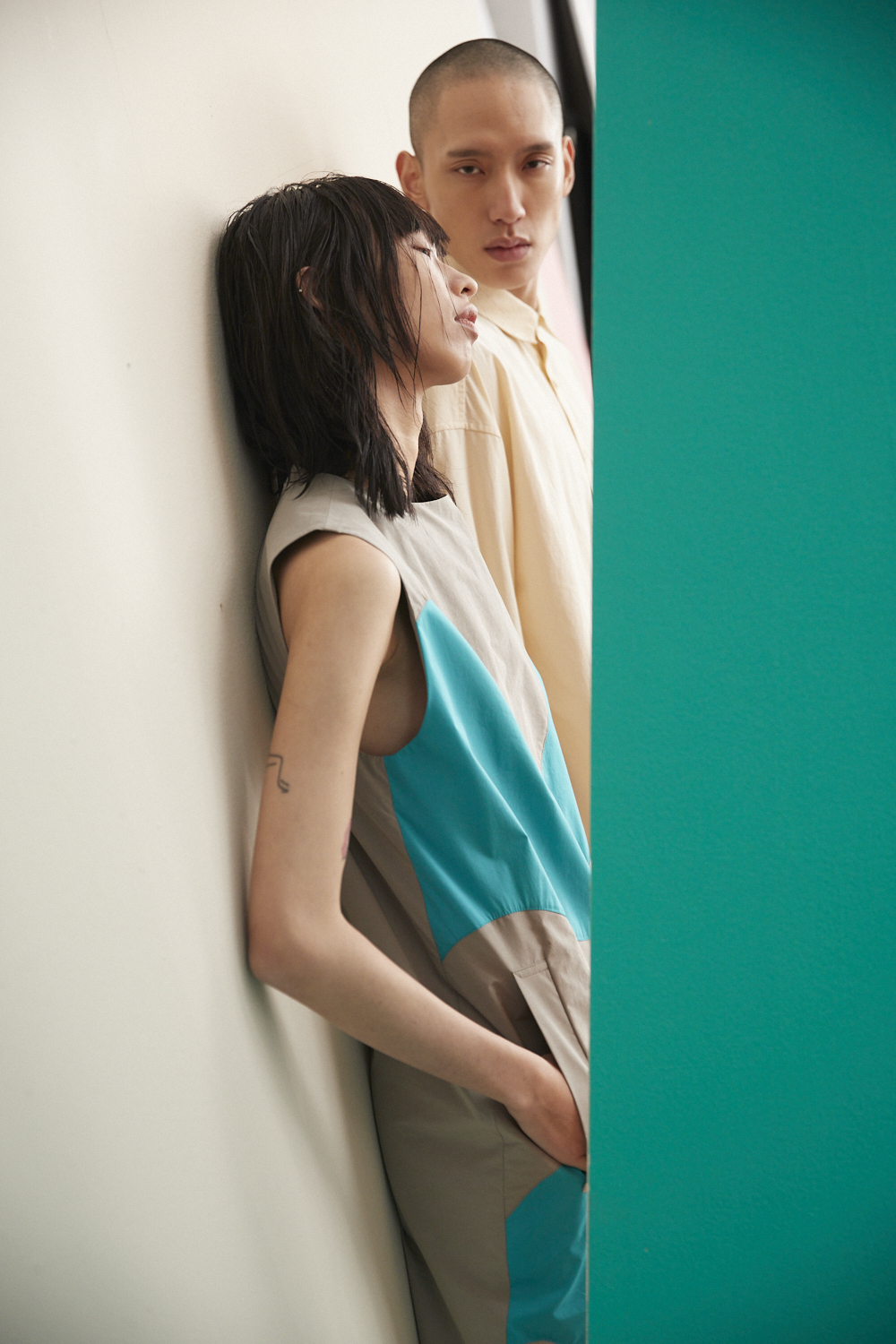 波浪拼接無袖洋裝