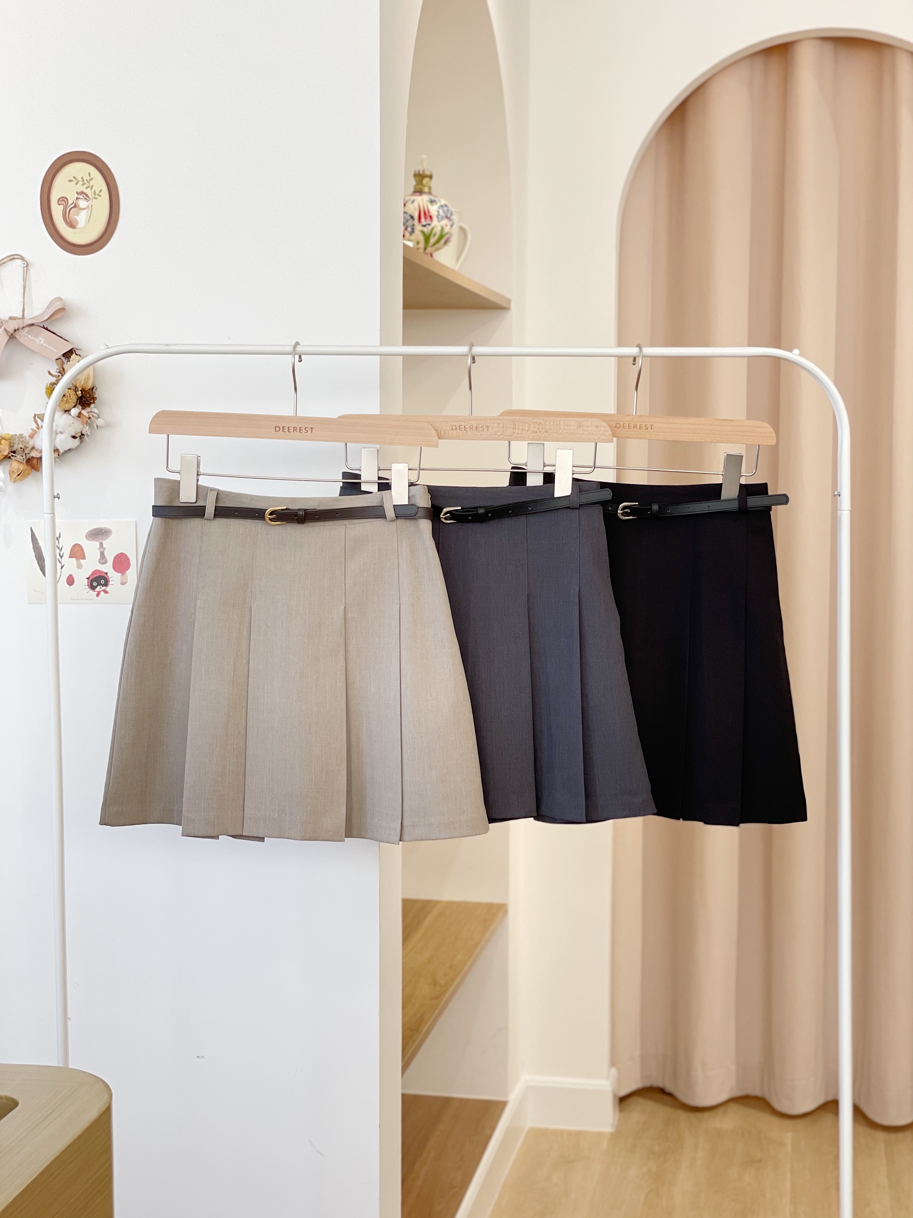 SK451 Cameo Belted Mini Skirt