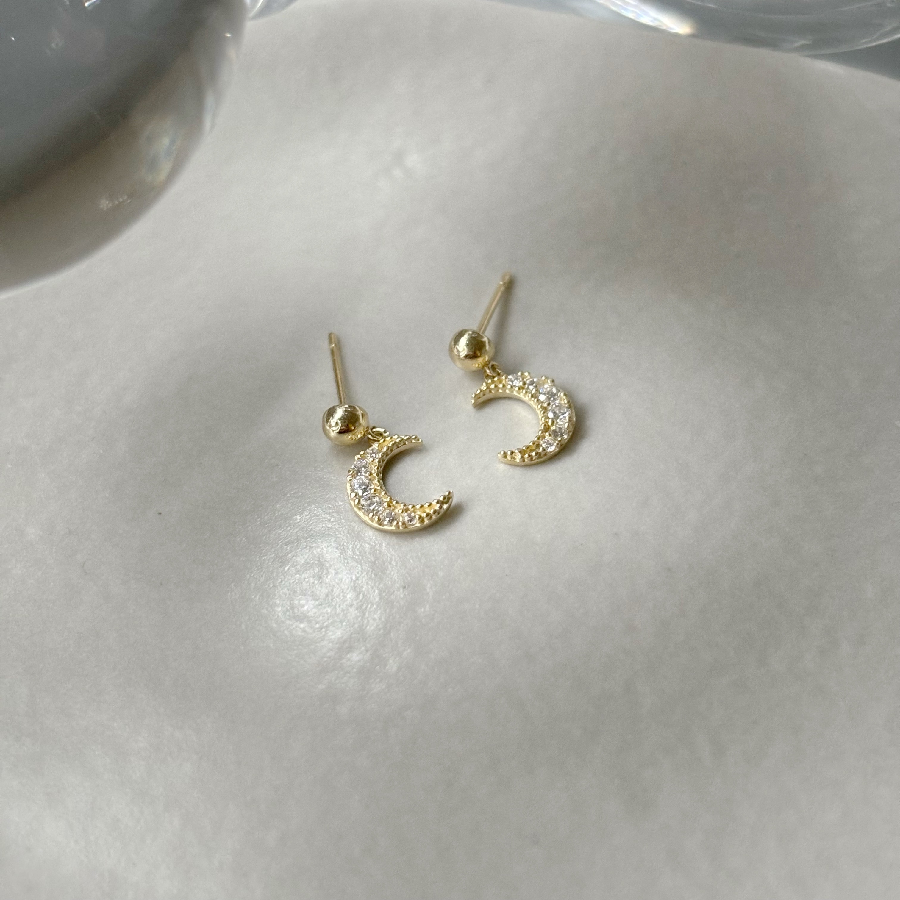 10k晃晃月亮鋯石耳環