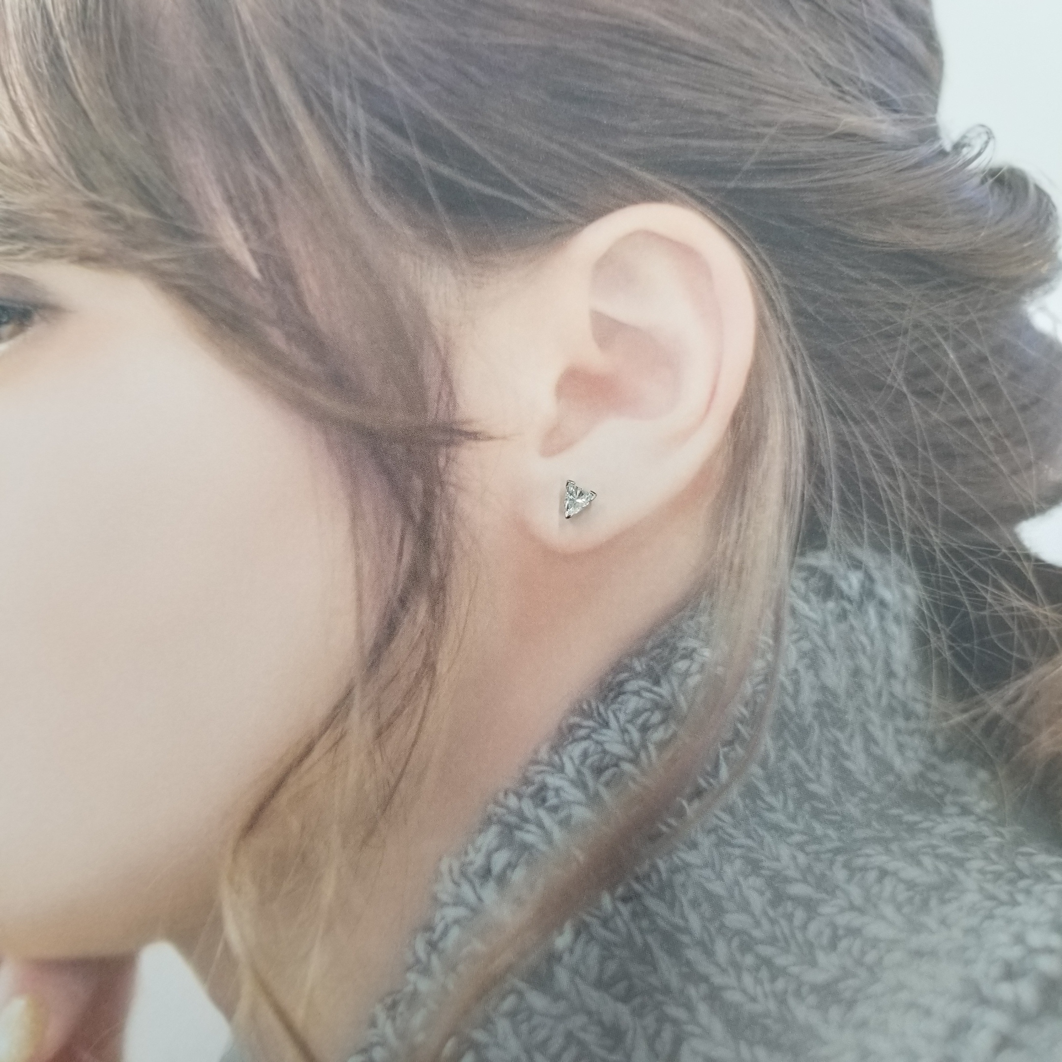 全新18K白金【主石89份三角形鑽石】3爪耳環