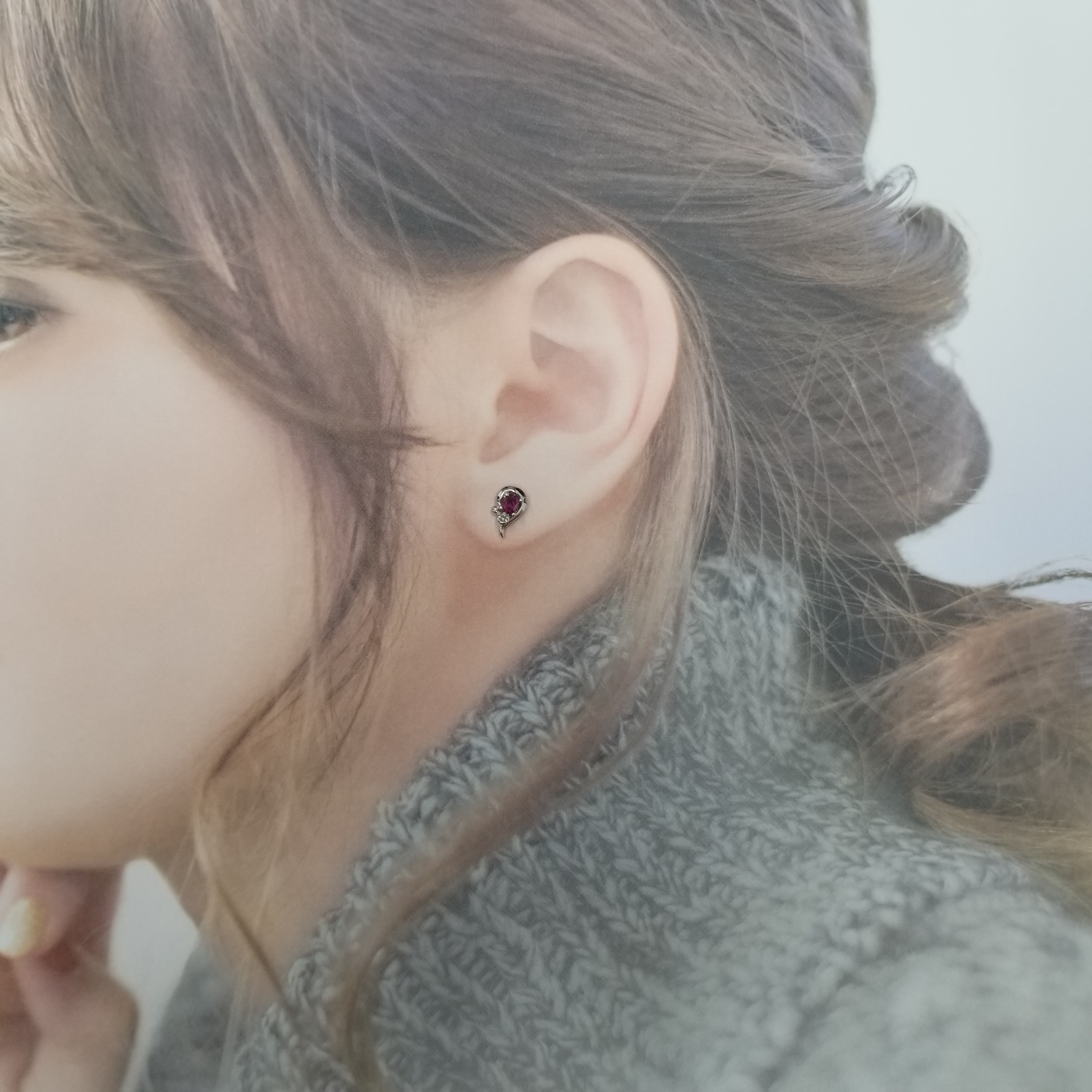 全新18K白金35份天然紅寶石配5份小鑽吊耳環