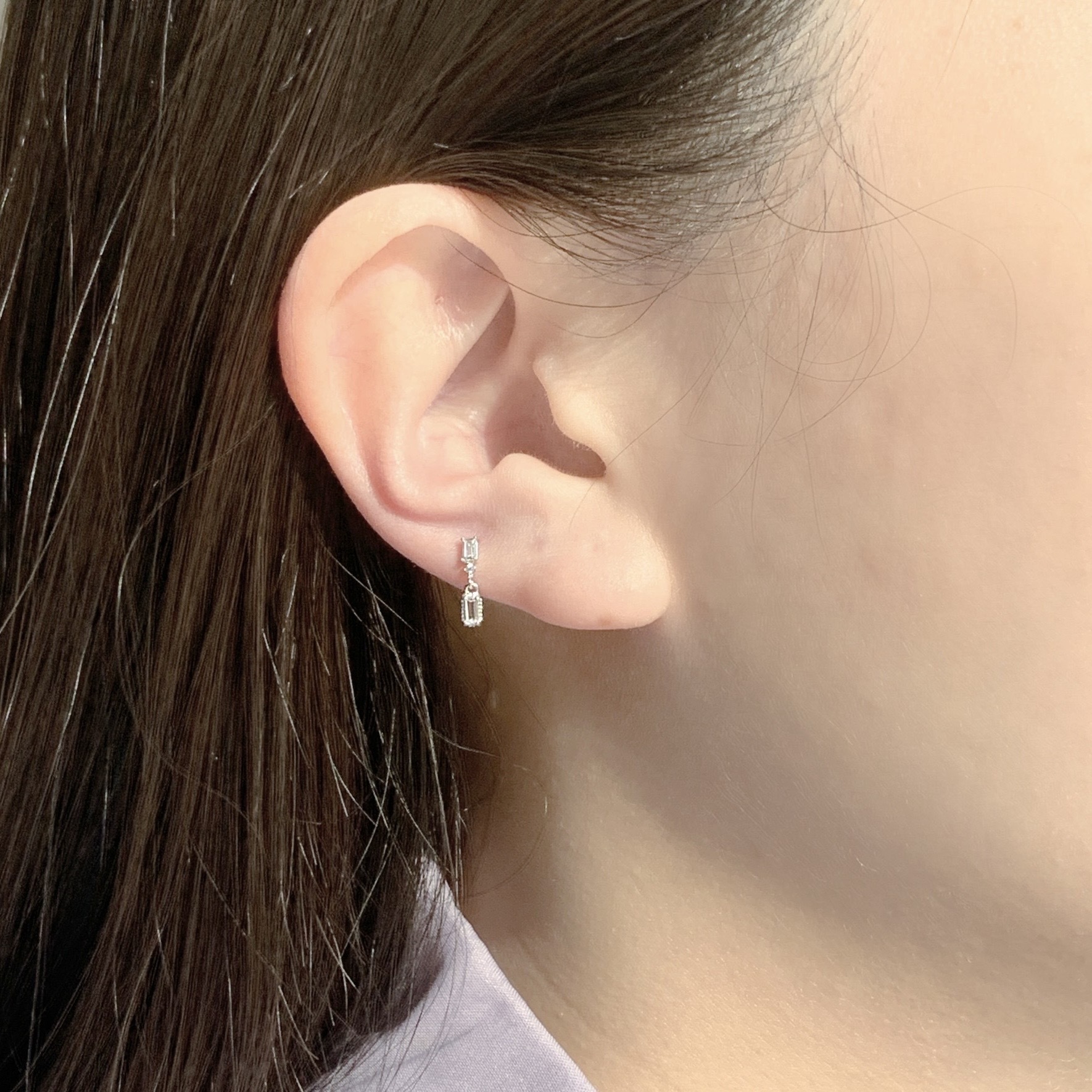 10k晃晃細方鋯石耳環