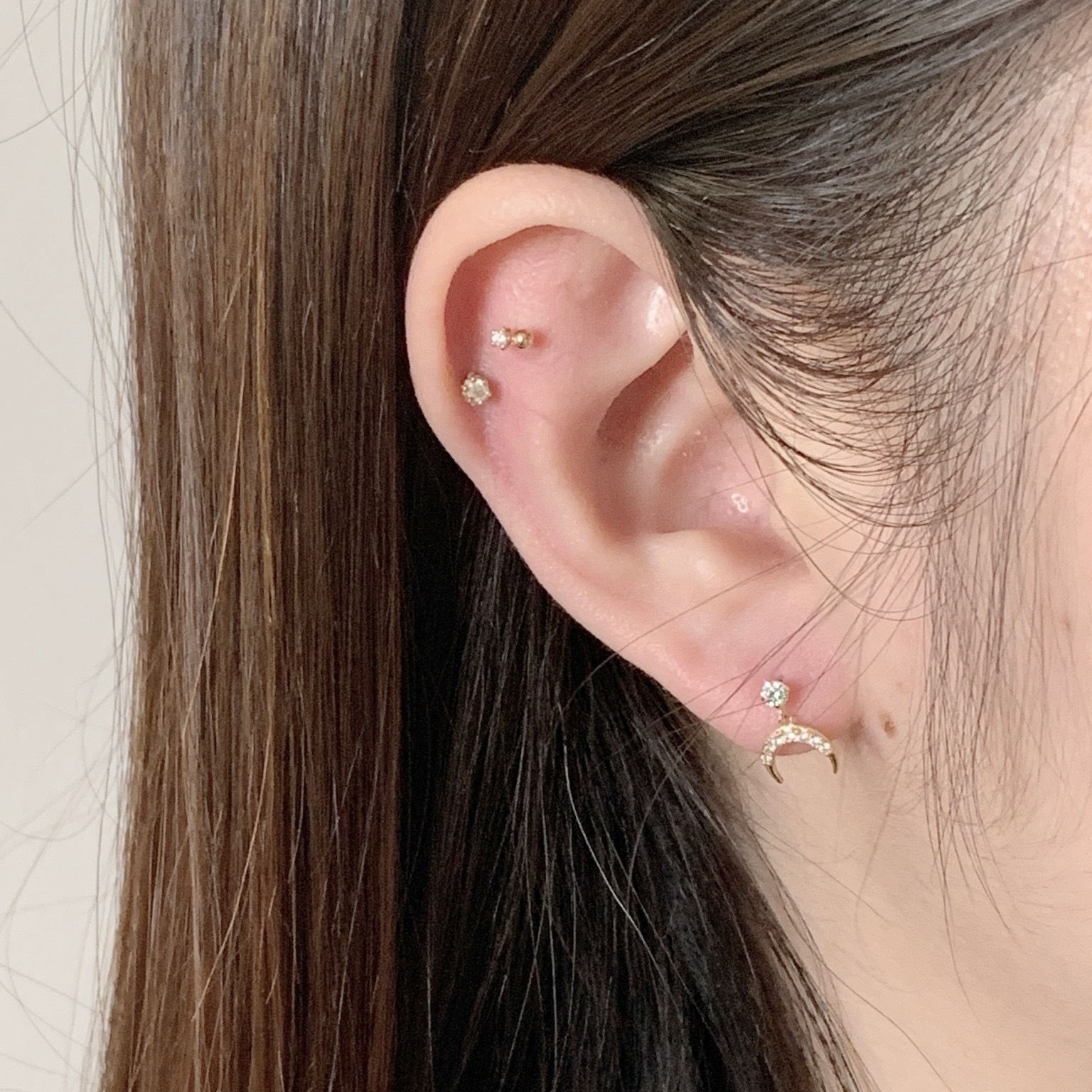 10k晃晃牛角彎月鋯石耳環