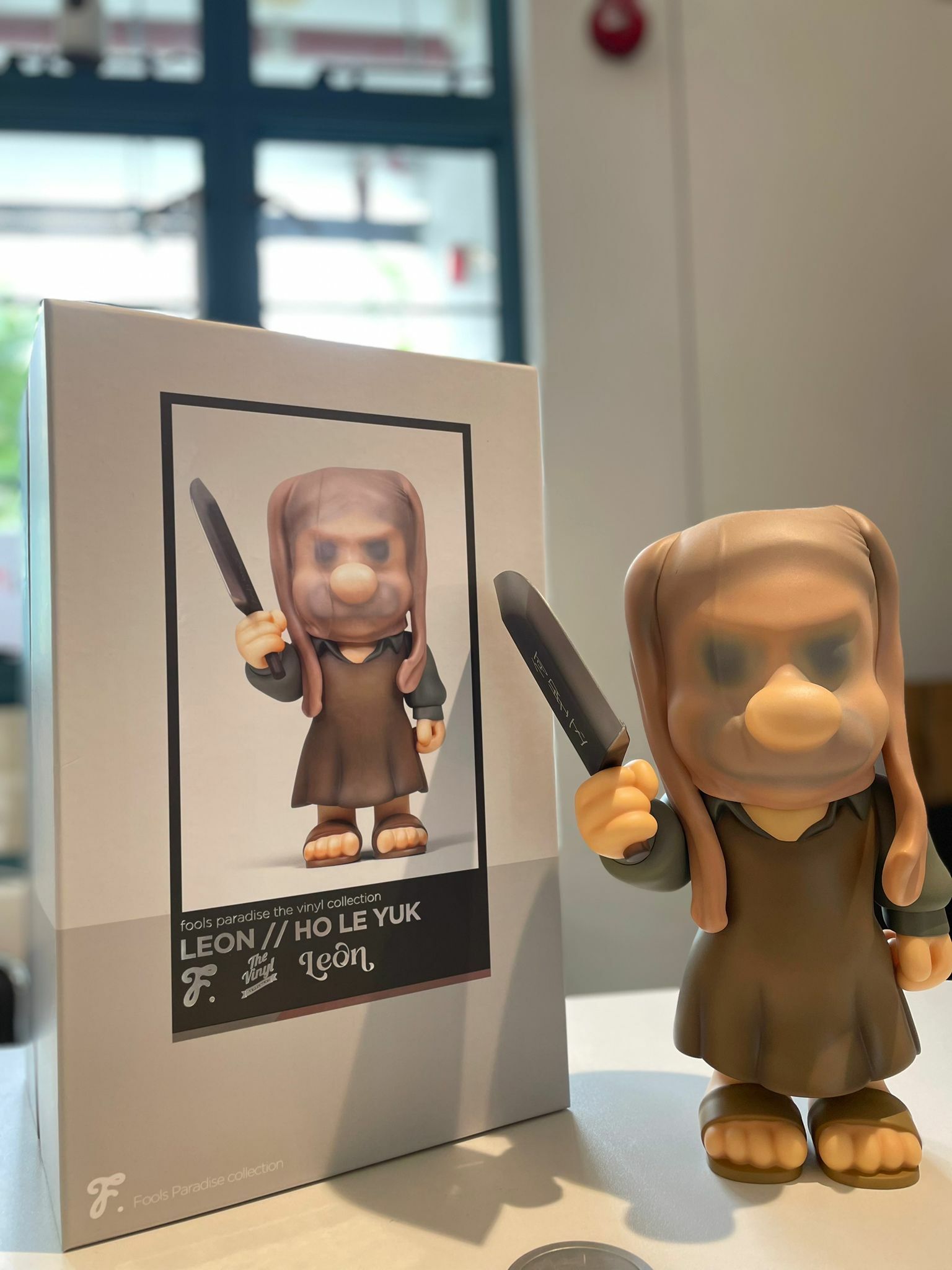 (OPENED BOX) Fools Paradise - Leon // Ho Le Yuk 何里玉