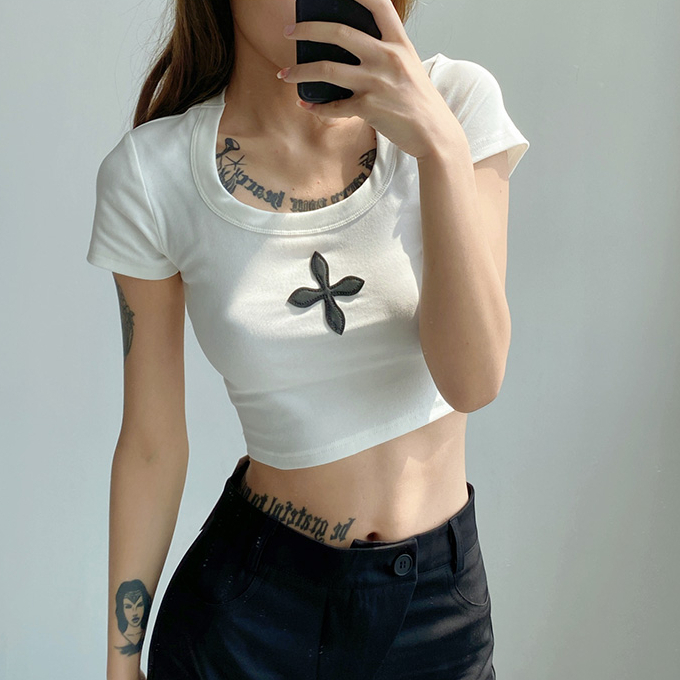 Hot selling U-neck navel-baring short-sleeved T-shirt (white) (S/M size) (contact customer service after placing the order to confirm the delivery size)