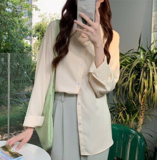 Slouchy shirt (apricot one-size-fits-all)
