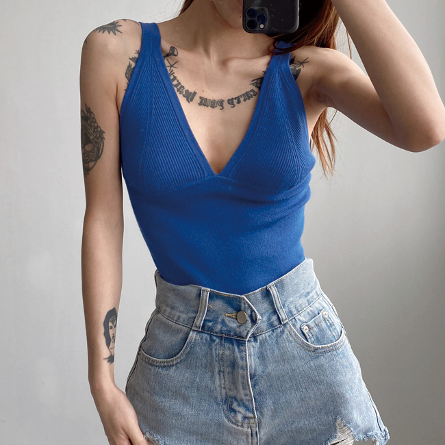 Hot selling V-neck low-cut knitted camisole (blue) (S/M size) (contact customer service after placing the order to confirm the delivery size)